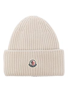 Moncler bonnet nervuré à patch logo - Tons neutres