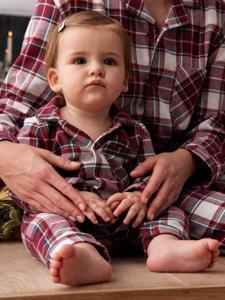 Geruite kerstpyjama voor baby's familie-capsulecollectie rood, geruit