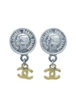 CHANEL Pre-Owned boucles d'oreilles Mademoiselle à logo CC (1996) - Argent