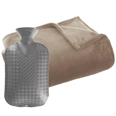 Fleece deken/plaid beige 125 x 150 cm en een warmwater kruik 2 liter