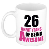 Verjaardag 26 jaar Koffiemok Cadeau - Great years of being awesome - wit/roze - voor dames