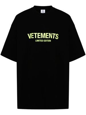 VETEMENTS t-shirt en coton à logo imprimé - Noir