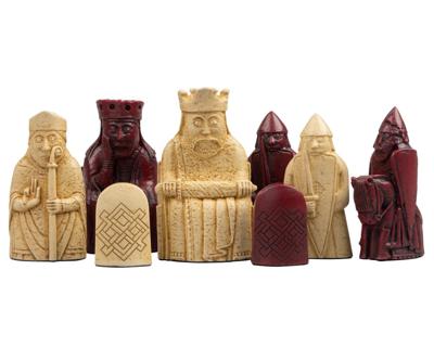 Isle of Lewis 8 cm Rode Schaakstukken Officiële Ltd Edition Set
