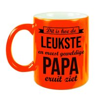 Leukste en meest geweldige papa cadeau mok / beker neon oranje 330 ml - cadeau verjaardag / Vaderdag - feest mokken - thumbnail