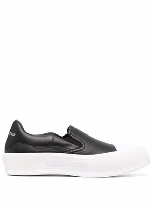 Alexander McQueen baskets Deck à design sans lacets - Noir