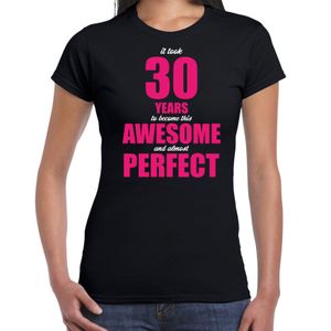 It took 30 years to become this awesome verjaardag cadeau t-shirt zwart voor dames