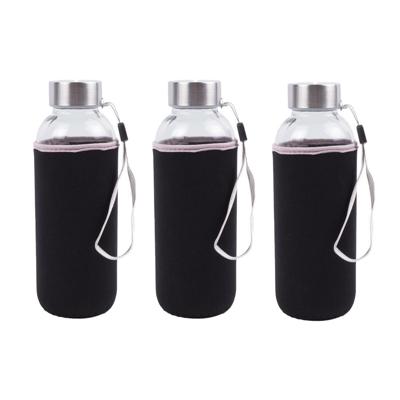 Drinkfles/waterfles - 3x - 420 ml - zwart - glas - met hoes - 6 x 19 cm