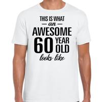 Awesome 60 year - geweldige 60 jaar cadeau t-shirt - wit - voor heren - Verjaardag cadeau