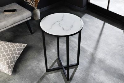 Elegante bijzettafel BOUTIQUE 40cm wit rond kristalglas met marmeren decor zwart frame - 42162