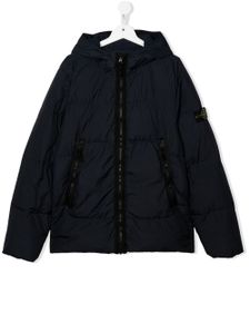 Stone Island Junior doudoune à patch logo - Bleu