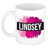 Naam cadeau mok / beker Lindsey met roze verfstrepen 300 ml - thumbnail