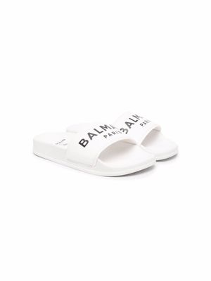 Balmain Kids claquettes à logo imprimé - Blanc