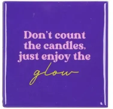 Daan Kromhout Design tegeltje keramiek dont&apos;t count the candles 10x10cm paars