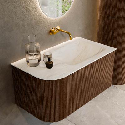 Badmeubel Mondiaz Kurve-Dlux | 85 cm | Meubelkleur Walnut | Wastafelkleur Ostra | Solid surface | Rechts spoelbak | Zonder kraangat(en)