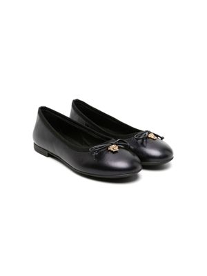 Versace Kids ballerines à plaque Medusa Head - Noir