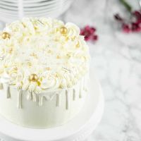 Elegant White / Gold Taart