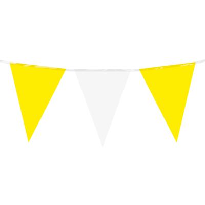 Feest/verjaardag Vlaggenlijn - geel/wit - 10 m - 15 vlaggetjes - binnen/buiten - kunststof