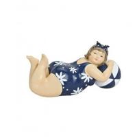 Beeld dikke dame - blauw/wit - polystone - 20 cm - decoratie beeldje Beeld dikke dame - blauw/wit - polystone - 20 cm - decoratie beeldje