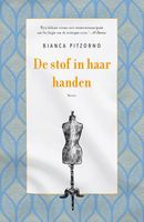 De stof in haar handen - Bianca Pitzorno - Paperback (9789056726553) - thumbnail
