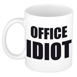 Office idiot cadeau mok / beker met zwarte letters 300 ml - feest mokken