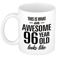 Awesome 96 year cadeau mok / beker 300 ml