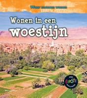 Wonen in een woestijn (Hardback)