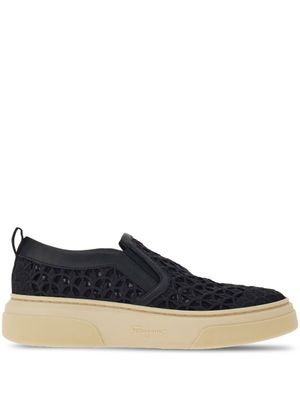 Ferragamo chaussures de skate à design ajouré - Noir