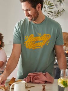 Heren-T-shirt Family team capsulecollectie vertbaudet en Studio Jonesie in biologisch katoen lindegroen