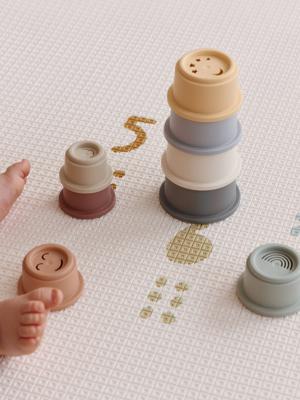 Stapelbekers van zacht plastic meerkleurig