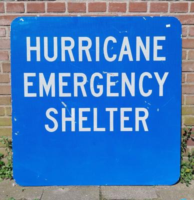 Hurricane Emergency Shelter Verkeersbord - 91 x 91cm - Origineel (2)