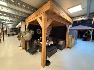 Overkapping 300x250 cm vuren Red Class Wood geïmpegneerd met gepotdekselde wanden - excl. dakbedekking - Showmodel Numansdorp- Plat dak- Geïmpregneerd vurenhout- Van Kooten Overkapping 300x250 cm vuren Red Class Wood geïmpegneerd met gepotdekselde wanden - excl. dakbedekking - Showmodel Numansdorp- Plat dak- Geïmpregneerd vurenhout- Van Kooten