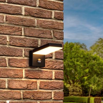 Selby - LED Wandlamp met sensor - 10 Watt 780 Lumen - Bewegingssensor en schemerschakelaar - 3000K warm wit licht - zwart