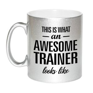 Awesome trainer cadeau mok / beker zilver 330 ml