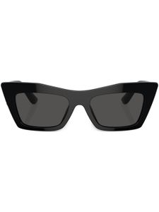 Dolce & Gabbana Eyewear lunettes de soleil teintées à monture papillon - Noir