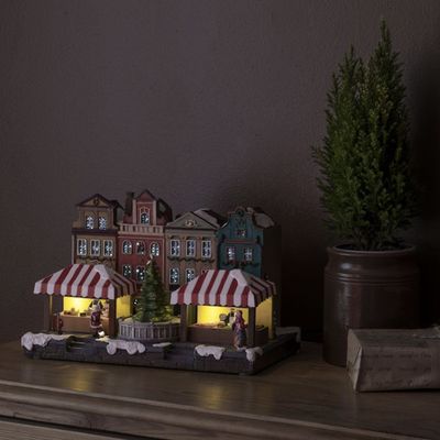 Konstsmide Kersthuis verlichting - Grachtpanden met marktkramen en kerstboom - met muziek - Kerstkandelaar