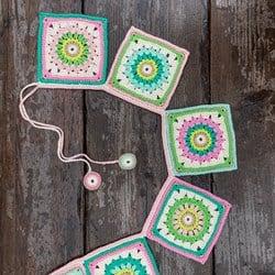 Haakpatroon Yarn and Colors Garden Party Bunting