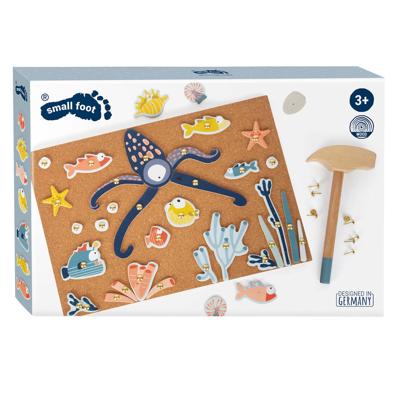 Small Foot hamertje tik oceaan