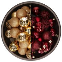 74x stuks kunststof kerstballen mix donkerrood en goud 6 cm