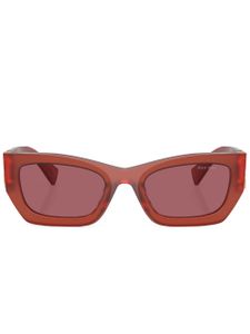 Miu Miu Eyewear lunettes de soleil rectangulaires à plaque logo - Rouge