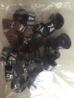 MB zwart/wit 74 voor op kledinghanger