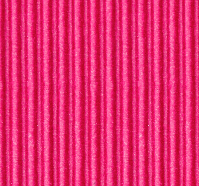 Magenta stof woonkamer behang
