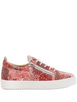 Giuseppe Zanotti baskets à imprimé bandana - Rouge - thumbnail