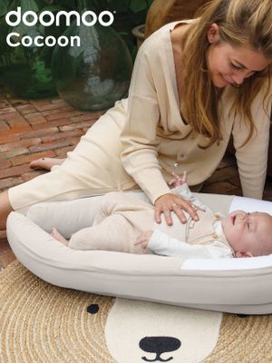 Verkleinkussen meegroeibed BABYMOOV Doomoo Cocoon grijs