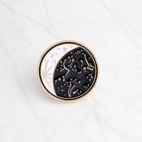 2 stuks cartoon sterrenbeeld maan fles broche wit zwart glazuur pins knop jas jas kraag PIN badge (maan)