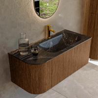 Mondiaz KURVE-DLUX 105 cm Onderkast Greeploos 1 Lade Met Deuren Walnut, Wastafel Solid Surface Rechts Lava 1 Kraangat Zonder Spiegel (KRVBGS105L1L1D1KR-Wal/Lav)