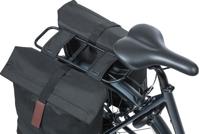 Basil city dubbele fietstas - waterafstotend polyester - zwart - universal bridge systeem - 28-32l