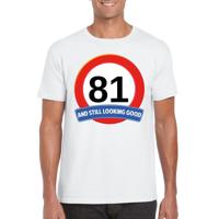81 jaar and still looking good - t-shirt verkeersbord print - wit - heren - verjaardag