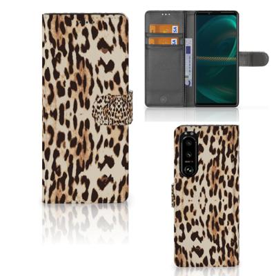 Sony Xperia 5III | Telefoonhoesje | Met pasjeshouder | Leopard