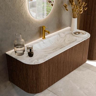 Badmeubel Mondiaz Kurve-Dlux | 120 cm | Meubelkleur Walnut | Wastafelkleur Glace | Solid surface | Midden spoelbak | 1 kraangat