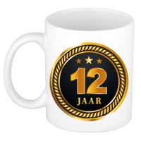 12 jaar cadeau mok / beker medaille goud zwart voor verjaardag/ jubileum - thumbnail